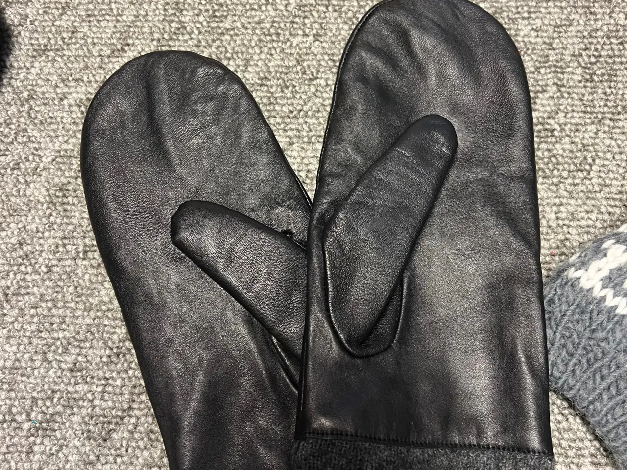 Billede 5 - Lækre handsker str onesize 