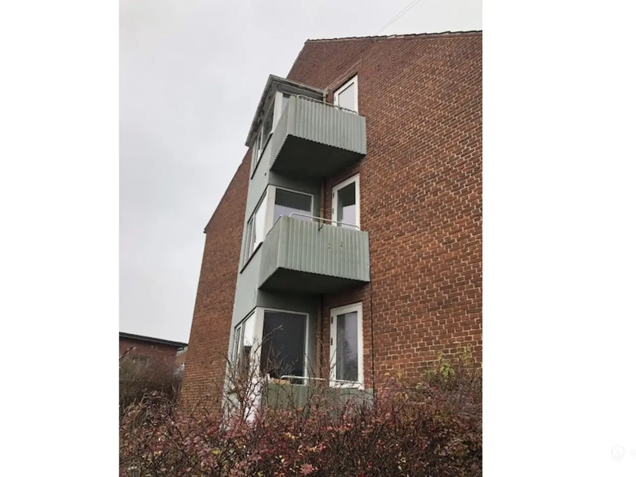 Billede 5 - Høj kælderlejlighed