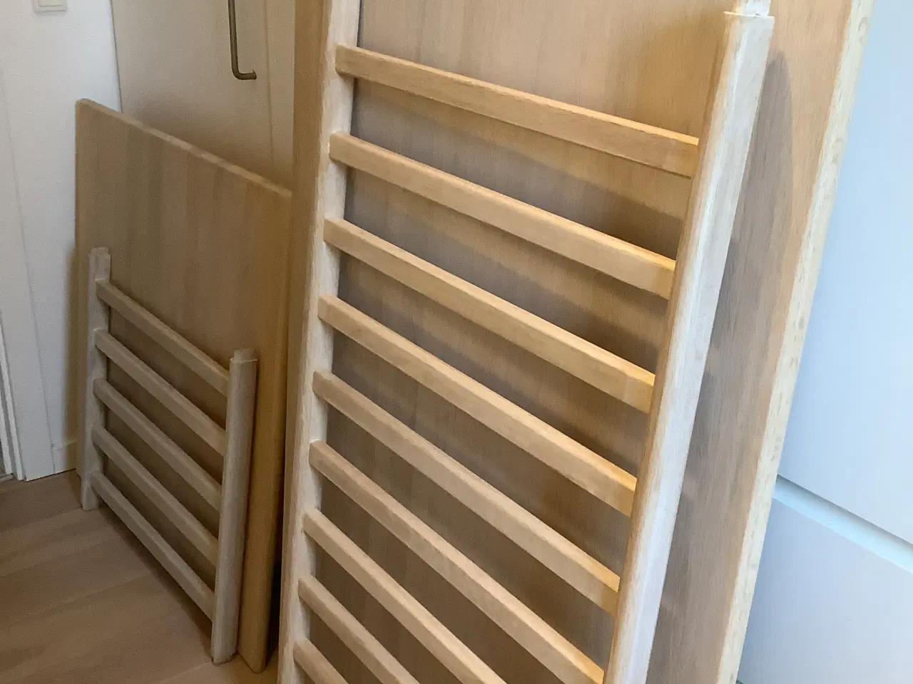 Billede 1 - Sofabord og hjørnebord i EG 