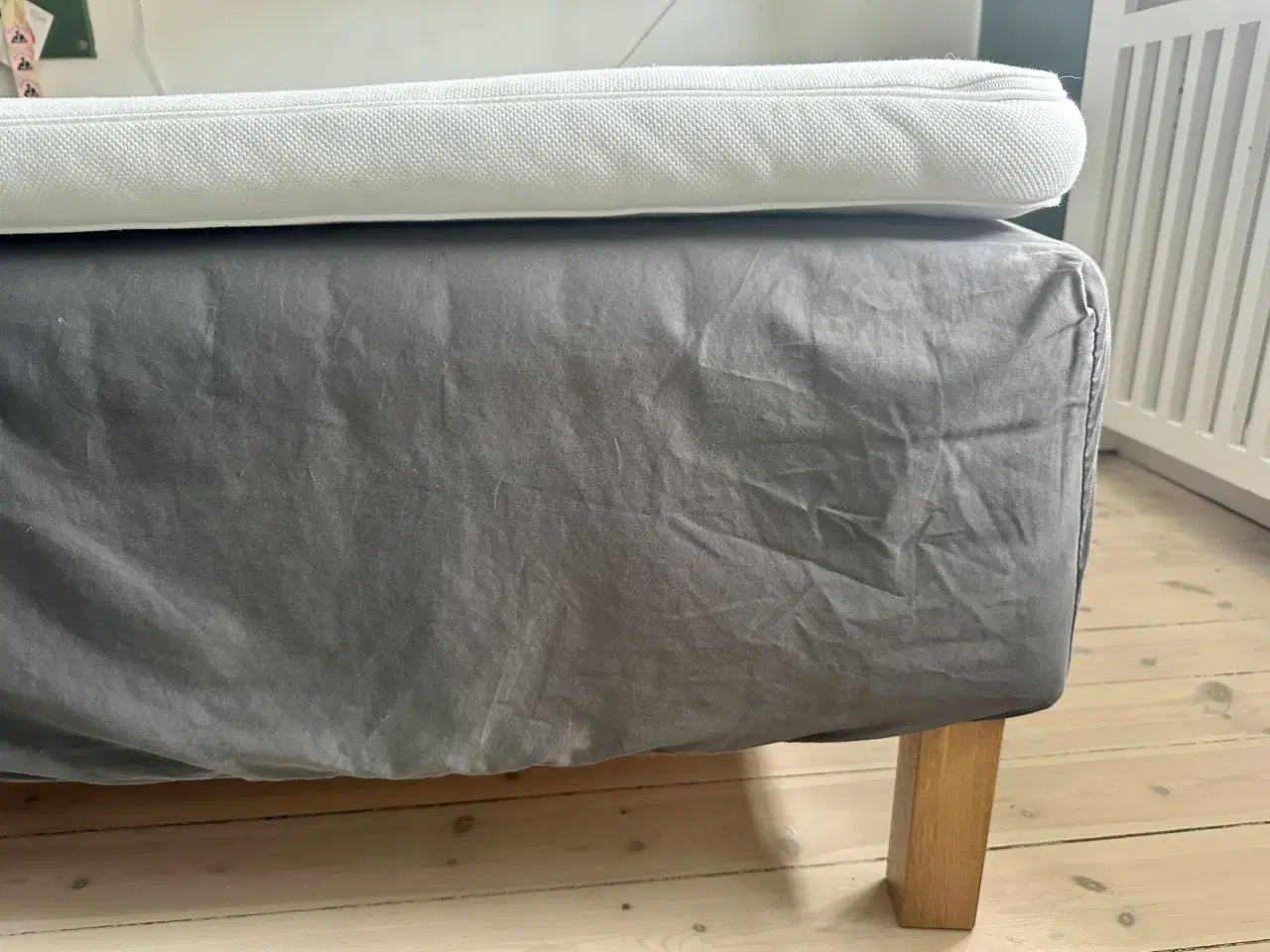 Billede 3 - Seng med topmadras