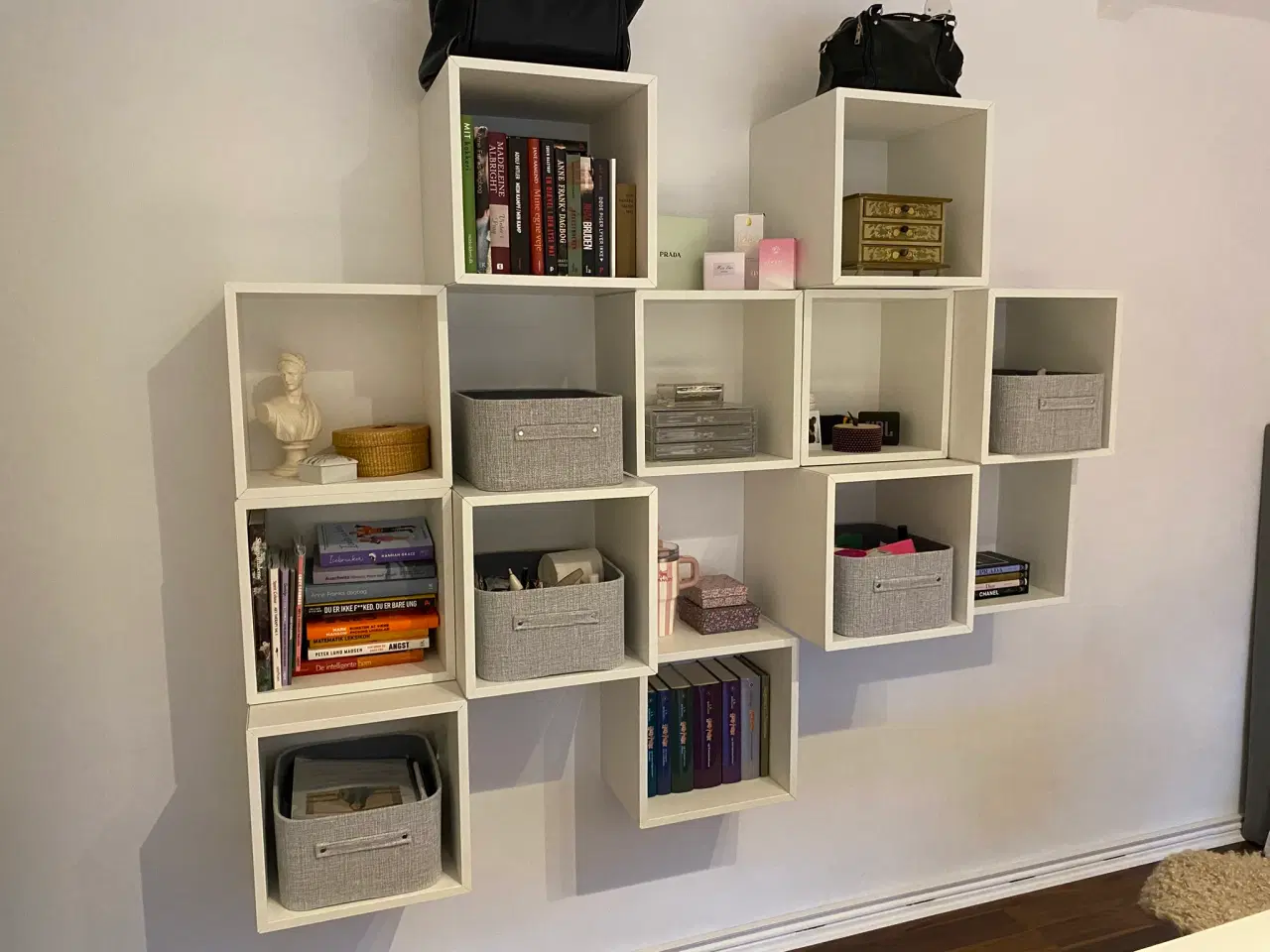 Billede 1 - Flot hvid modulopbygget reol fra IKEA