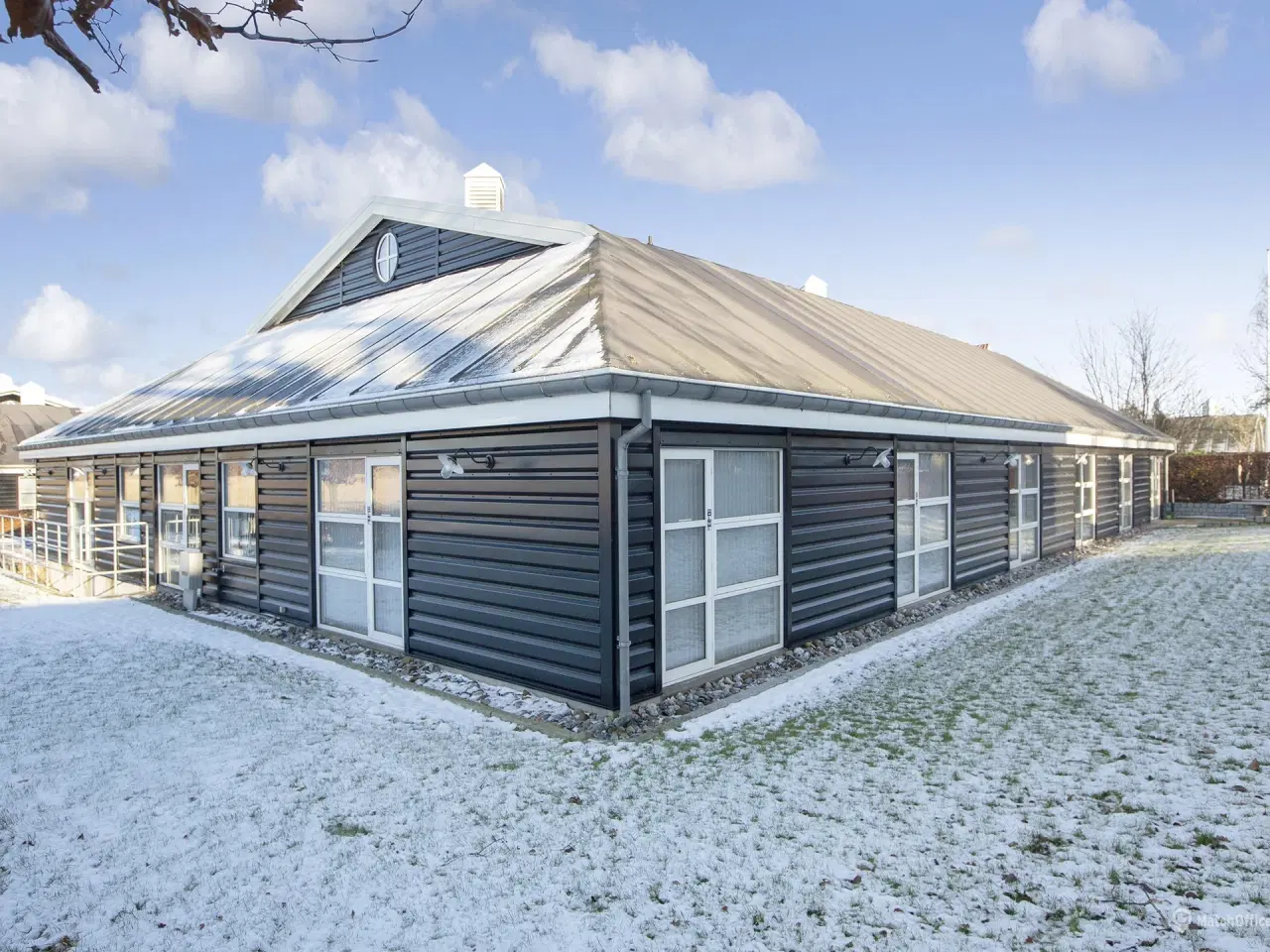 Billede 22 - Yderst indbydende kontor/showroom med højt til loftet samt fantastisk lysindfald som også indeholder mødelokale eller et lille kontor - Ring for mere info👍🏼