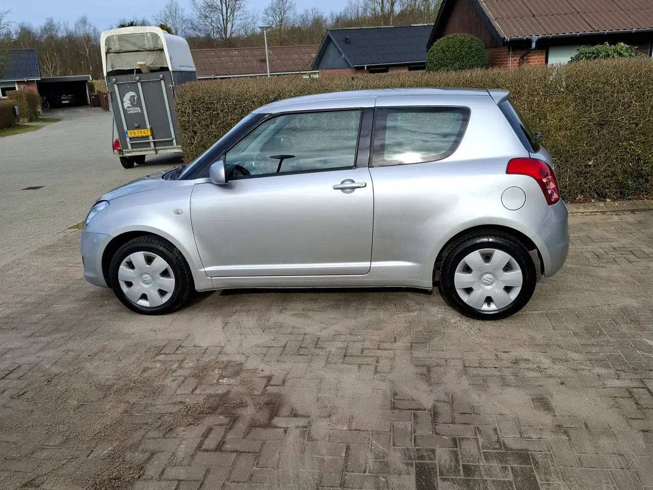 Billede 1 - Suzuki Swift 1,3 GL AUTOMATIC med garanti 