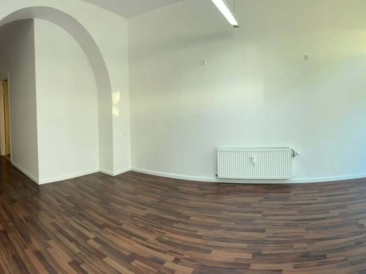 Billede 3 - Præsentabel og velbeliggende butik