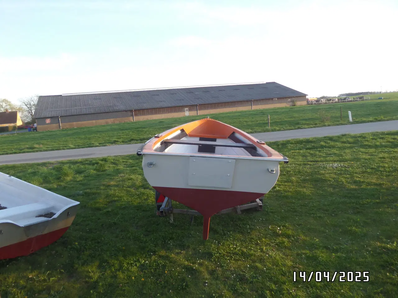 Billede 2 - Klinkbygget glasfiber fiskejolle. Uden ophalervogn