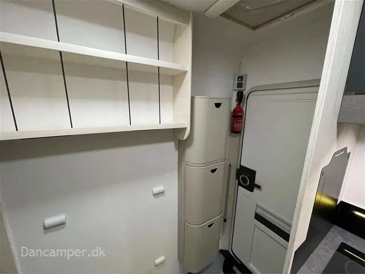 Billede 29 - 2024 - Chausson 660 Titanium ULTIMATE   UNDER KLARGØRING! Chausson 660 Titanium ULTIMATE, Elcykelholder, Lithiumbatterier, Induktionsplade, 3000W inverter