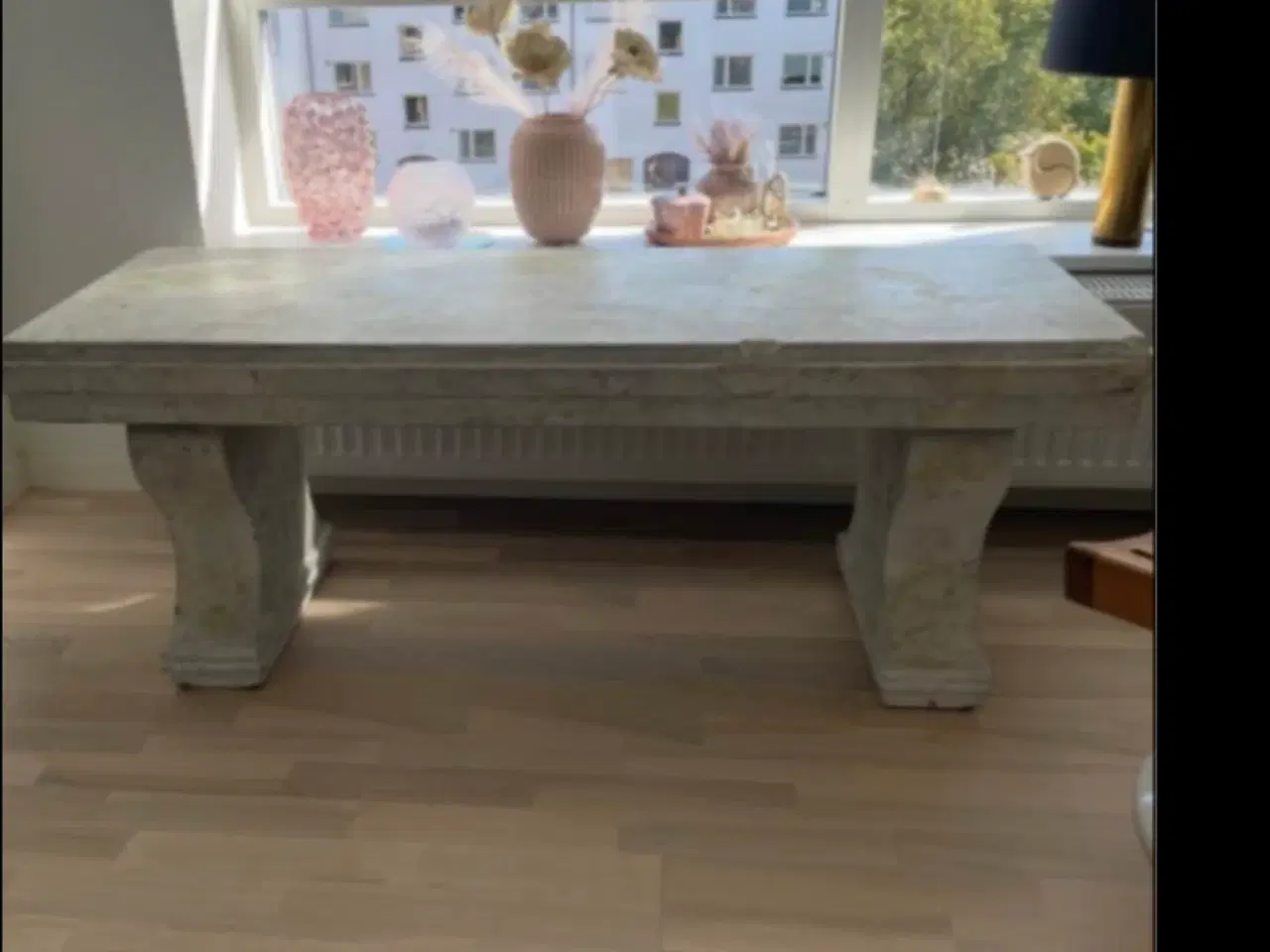 Billede 4 - Vintage “Marmorlook “ træbænkrekvisit kgl teater 