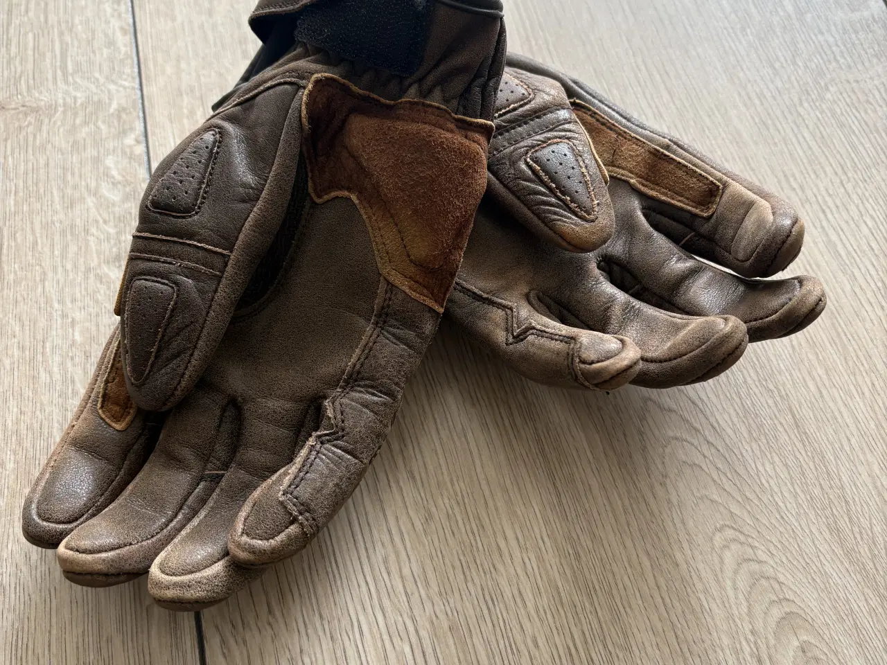 Billede 7 - Mc tøj sælges.