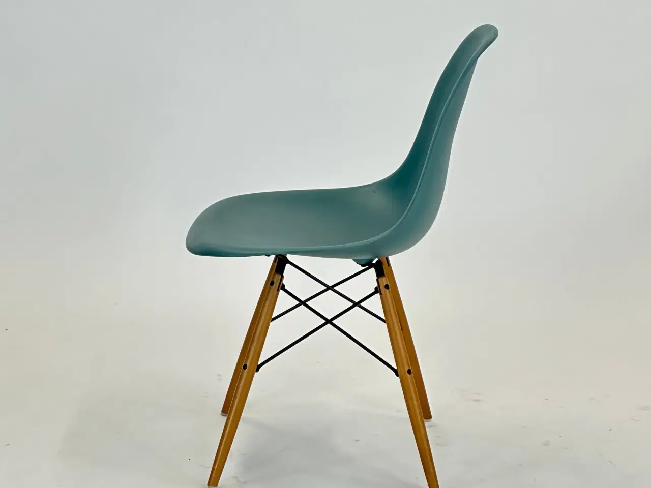Billede 4 - Sæt af Vitra Eames DSW Stole (Sea blue)