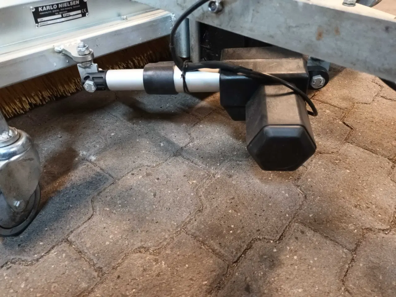 Billede 3 - Fejekost Karlo Nielsen husqvarna 