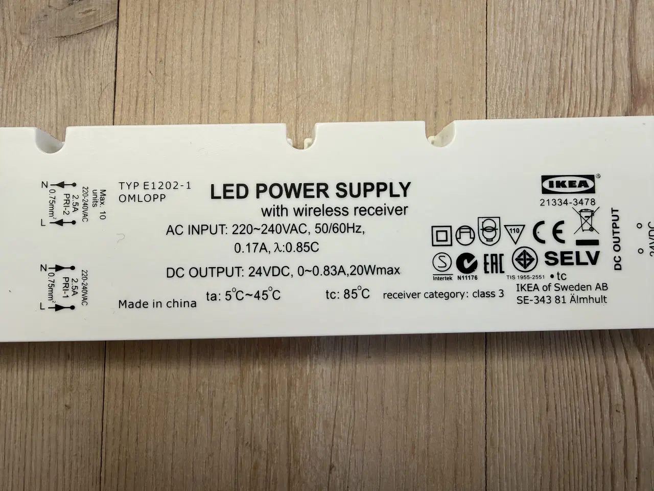 Billede 5 - 2x IKEA LINDSHULT LED skabsbelysning