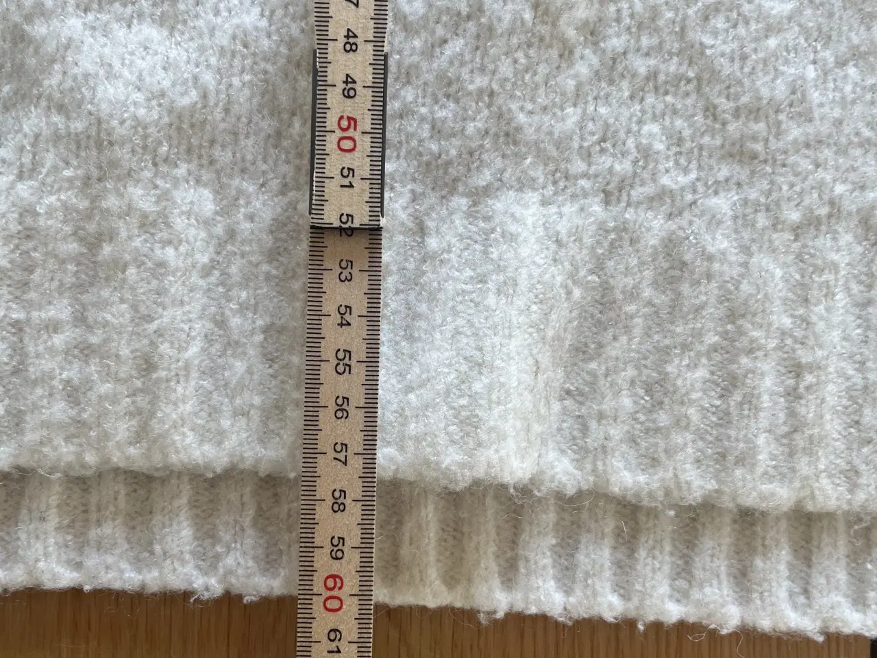 Billede 6 - Bluse fra Fine Copenhagen. Brystmål ca 54 cm. 