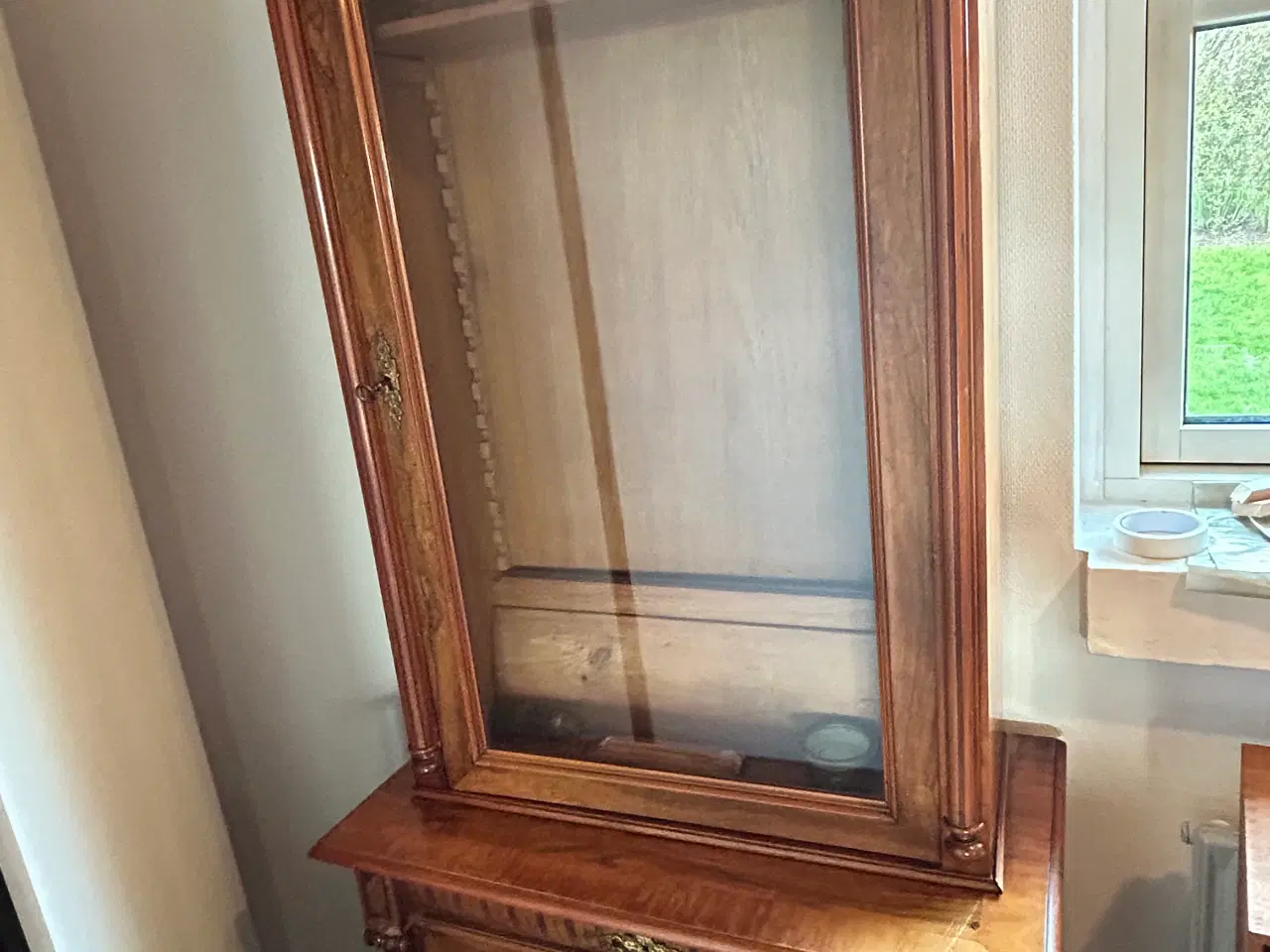 Billede 1 - Antikt vitrineskab 