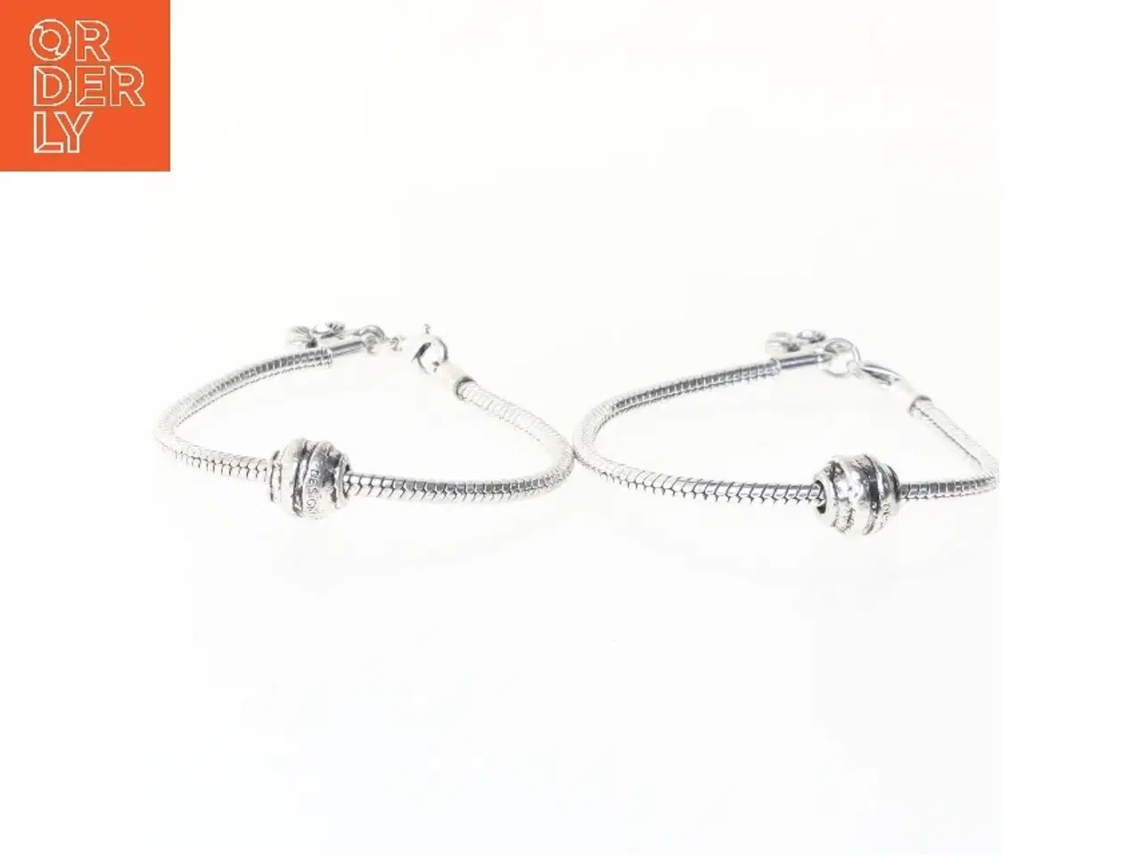 Billede 2 - To armbånd med blomstervedhæng (str. 2 stk 17,5 cm)