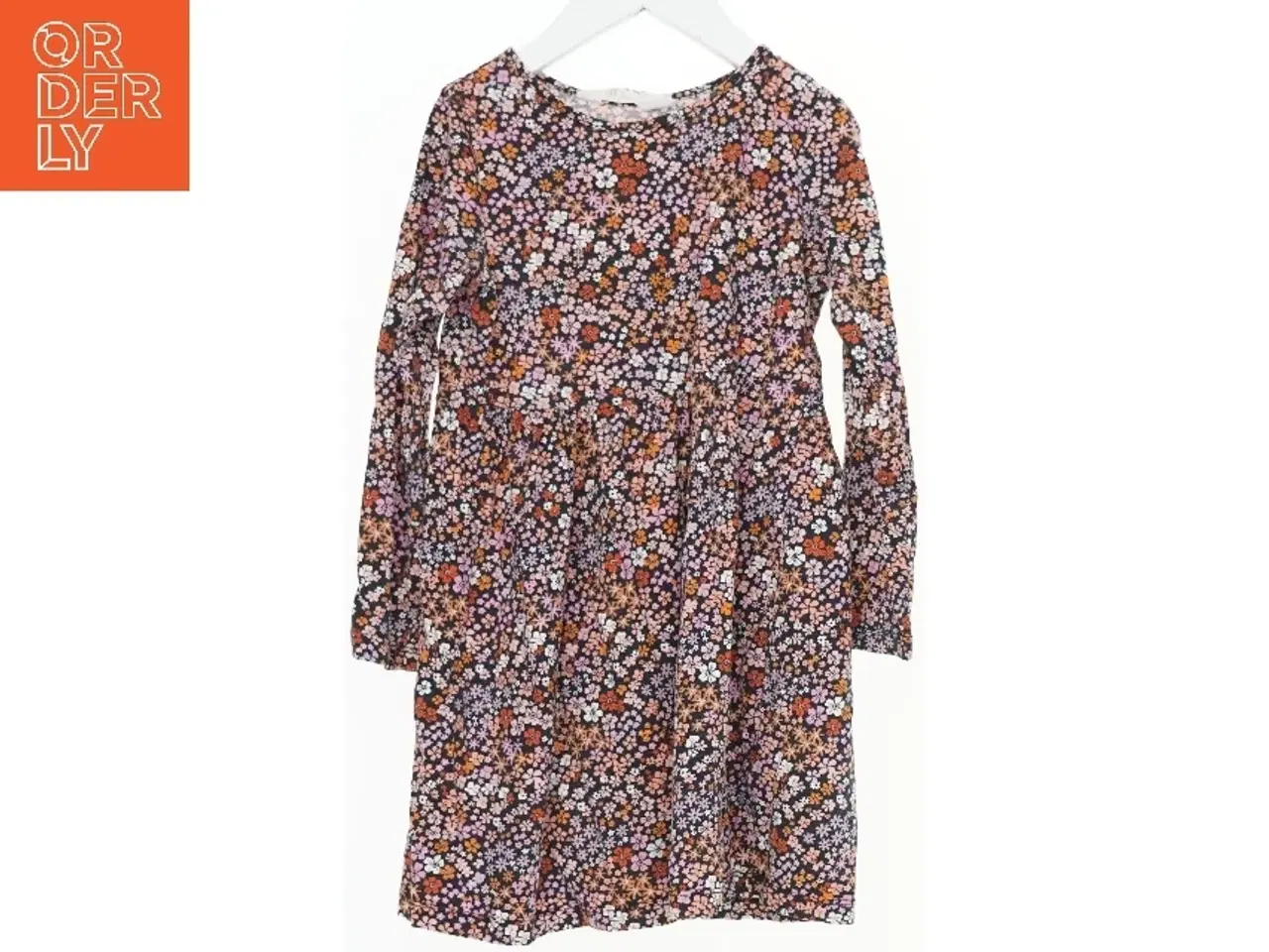 Billede 1 - Blomstret kjole med lange ærmer fra H&M (str. 116)