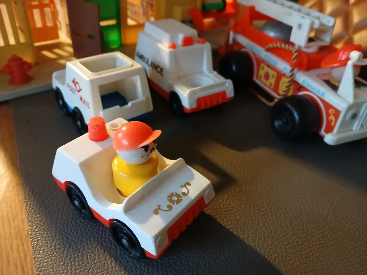 Billede 4 - Fisher Price Garage anlæg