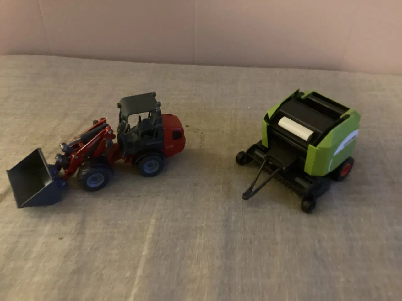 Billede 1 - Mini traktor og rundballepresser