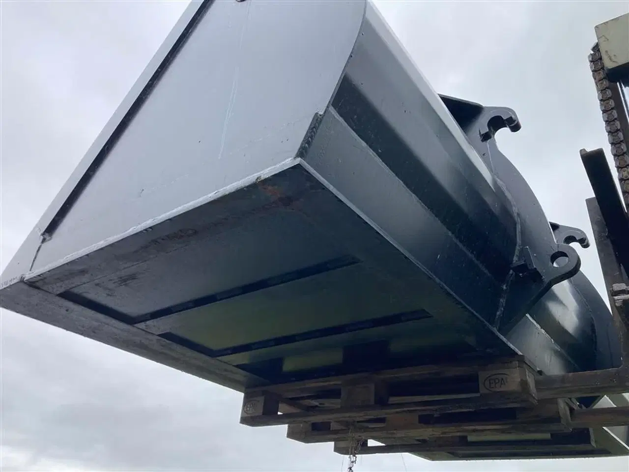 Billede 7 - Kirk Volvo kobling Stor Læsseskovl på 3000 cm og indhold på 3100 liter