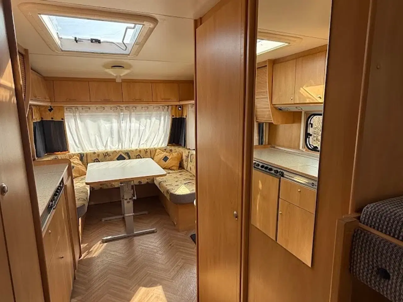 Billede 7 - Familievogn med køjer, fortelt og cykelholdere