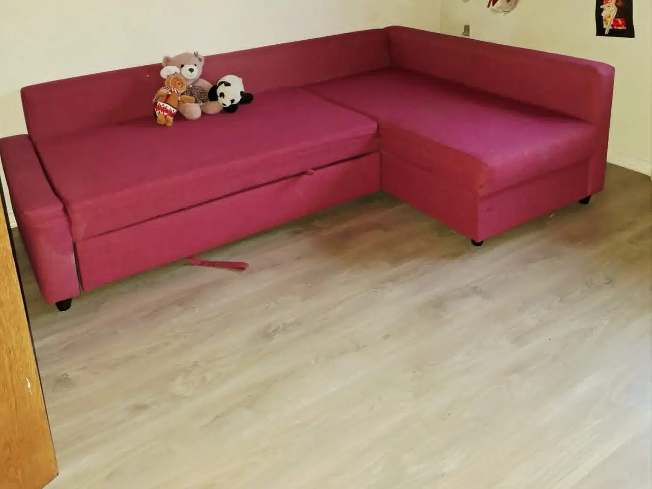 Billede 1 - Sovesofa og børneskab