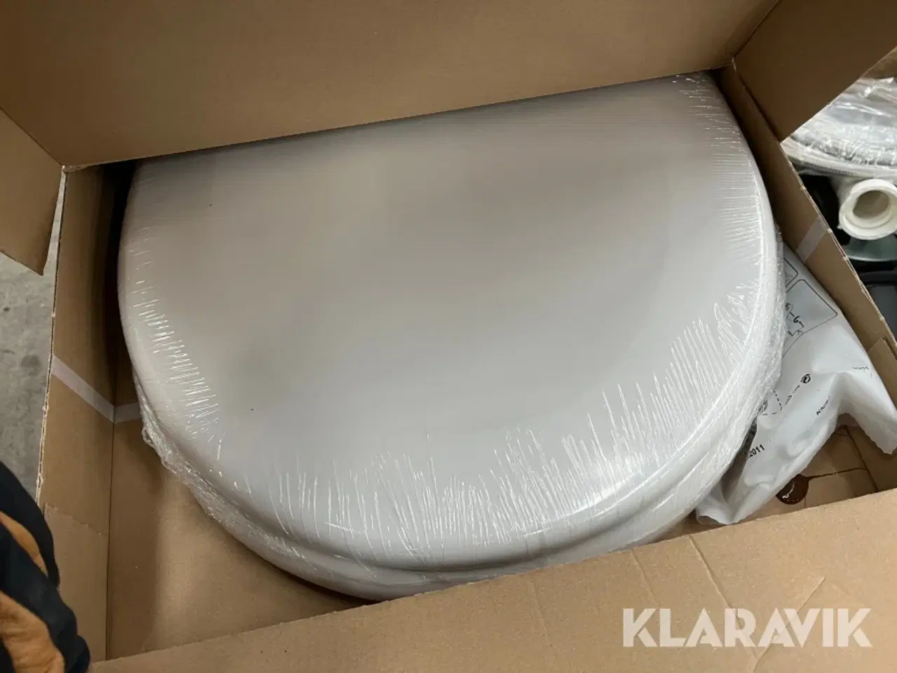 Billede 10 - Lot - fittings, rørbærere, toiletsæder og øvrigt