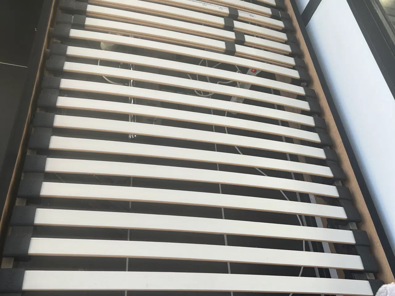 Billede 2 - Elevationsseng med madras 90x200