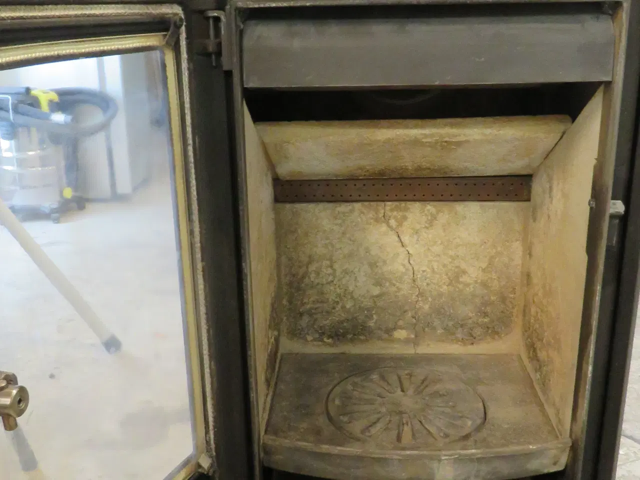 Billede 2 - Morsø brændeovn model 8100.