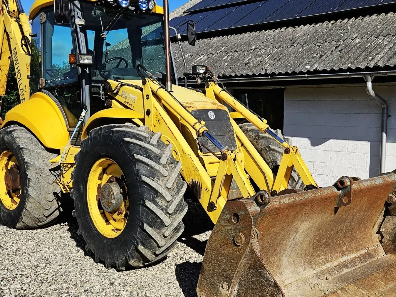 Billede 2 - New Holland LB115-4PS / skovlsæt / hydraulisk udskud / 6700 timer