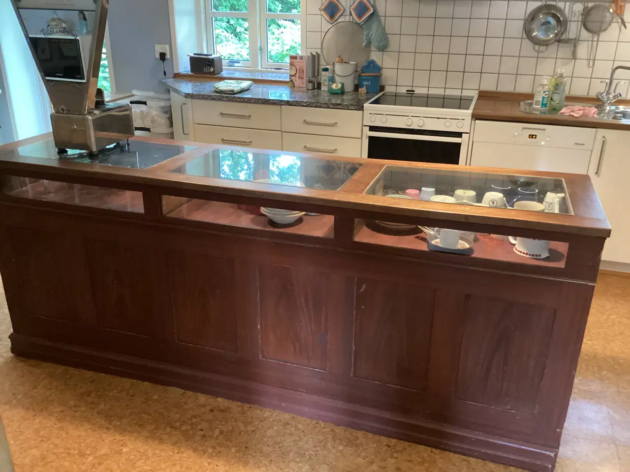 Billede 2 - Købmandsdisk  stået i gammel kaffe/te forretning