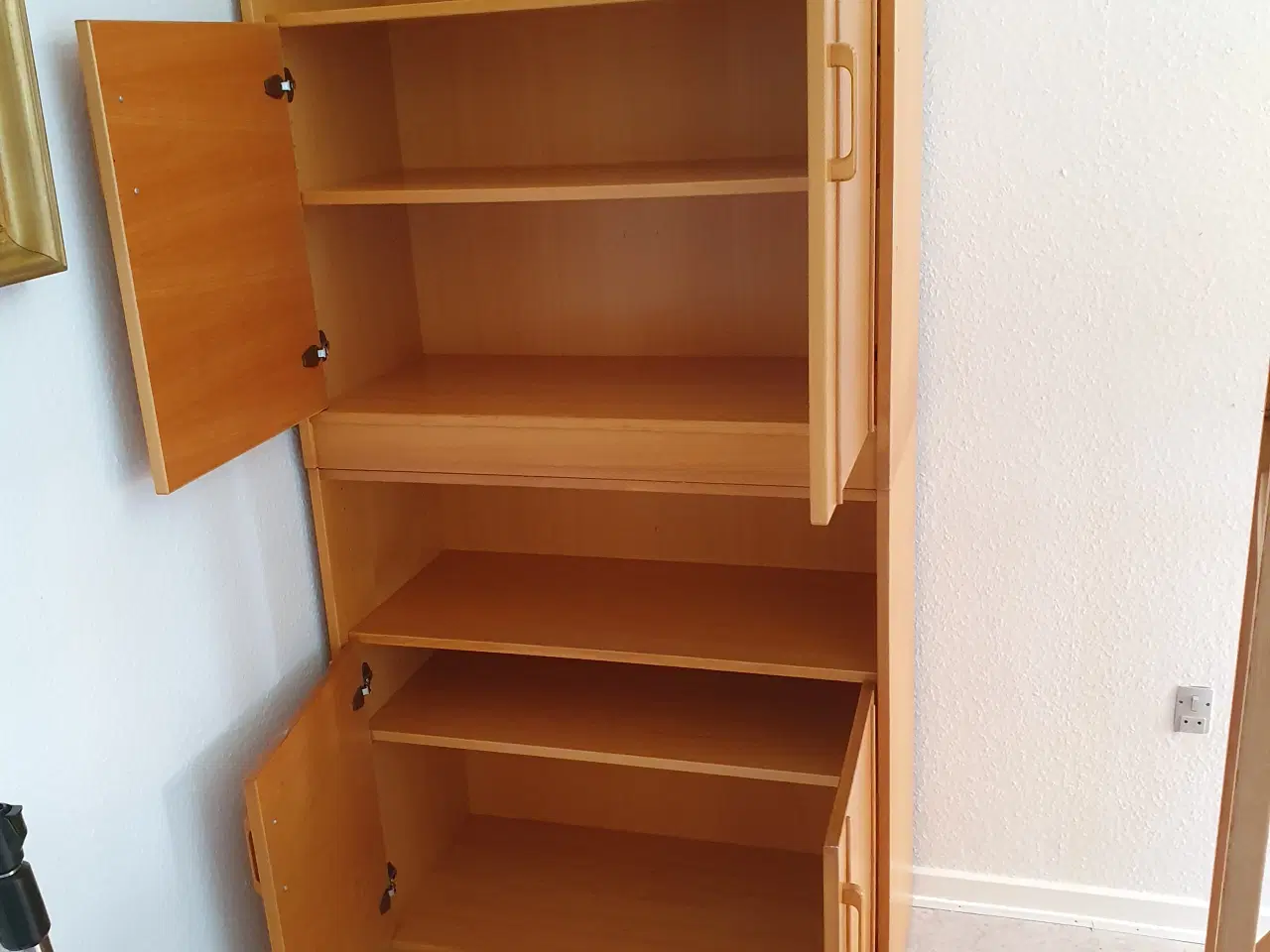 Billede 1 - Reol, lakeret bøg