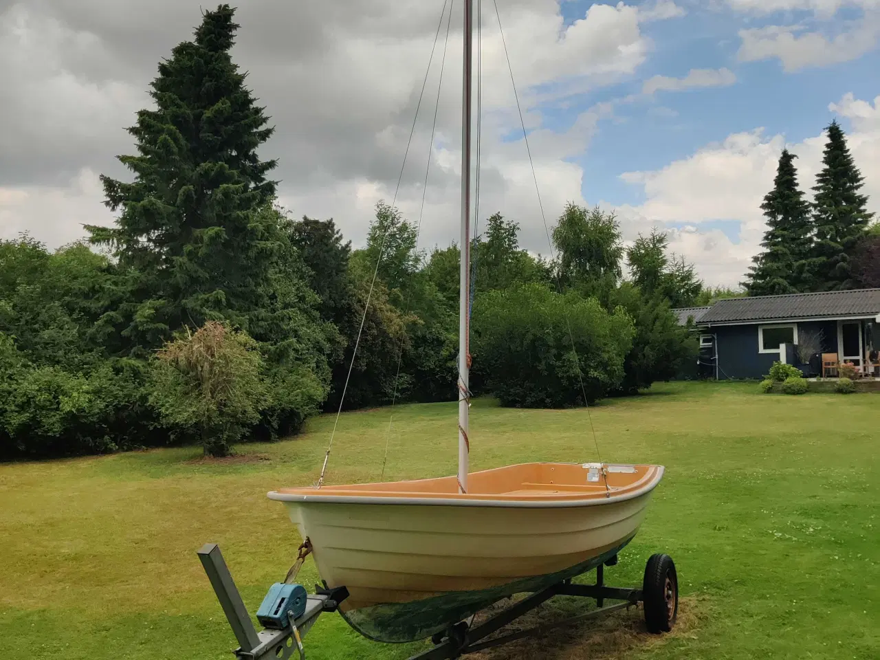 Billede 1 - Askeladen sejljolle med trailer 