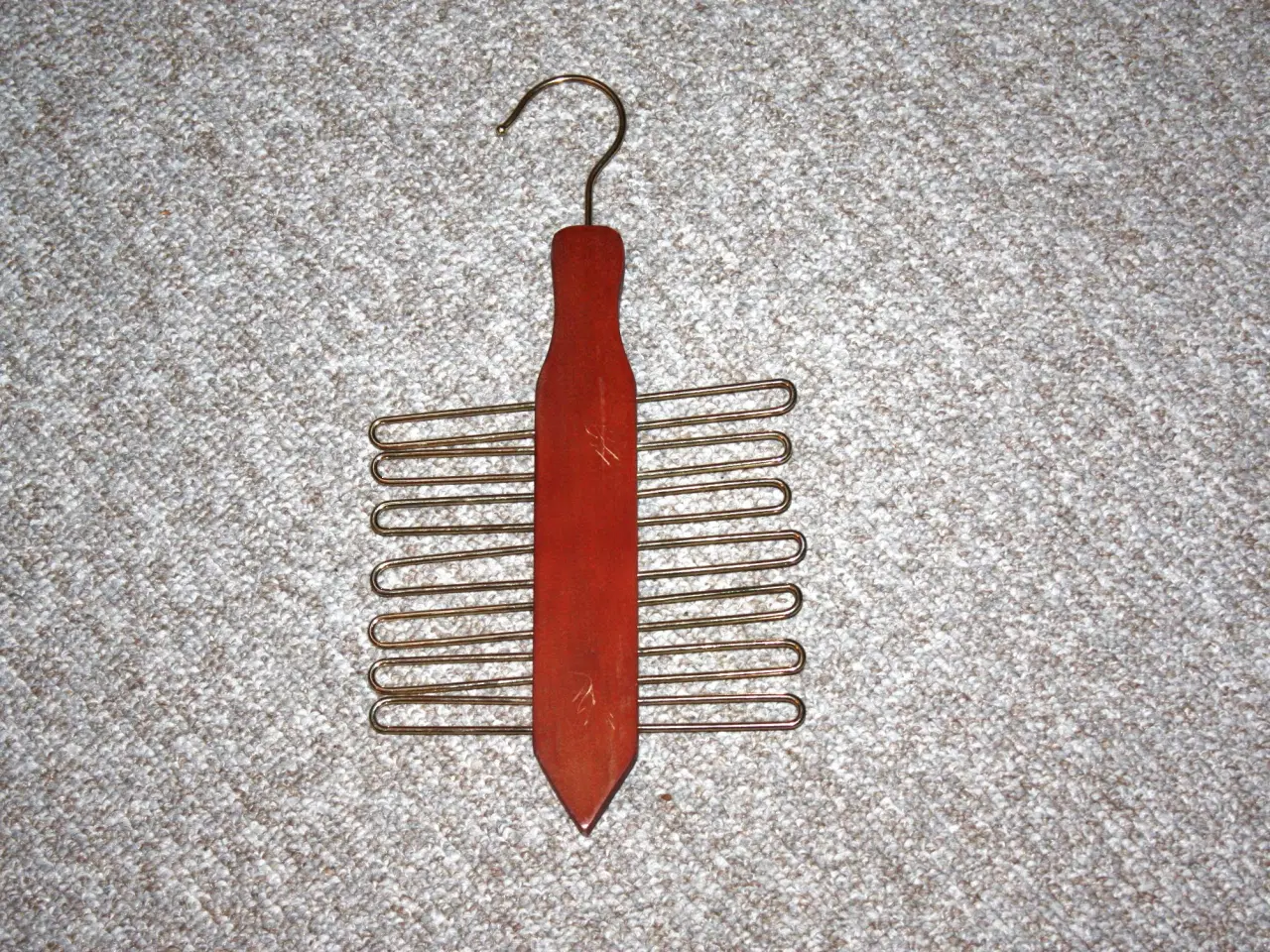 Billede 3 - Slipsebøjle måske teak