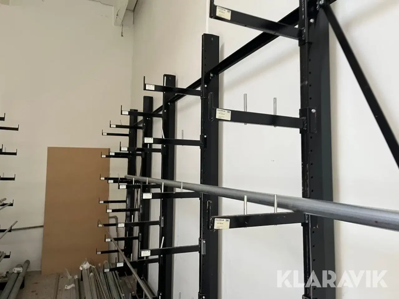 Billede 6 - Grenreol en række