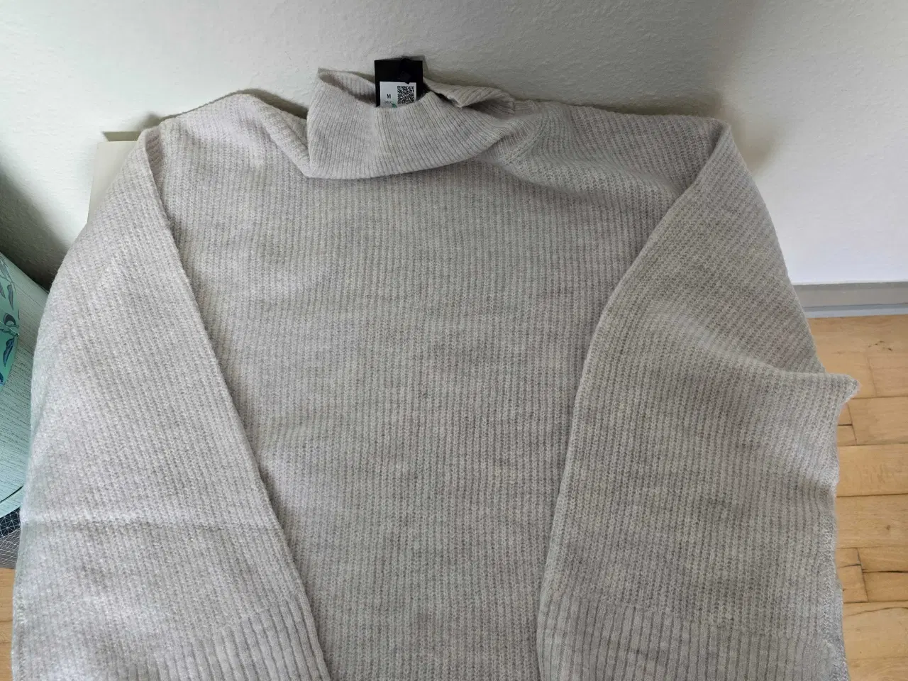 Billede 4 - 2stk.Rigtig fine Bukser.,2stk  striktrøjer 