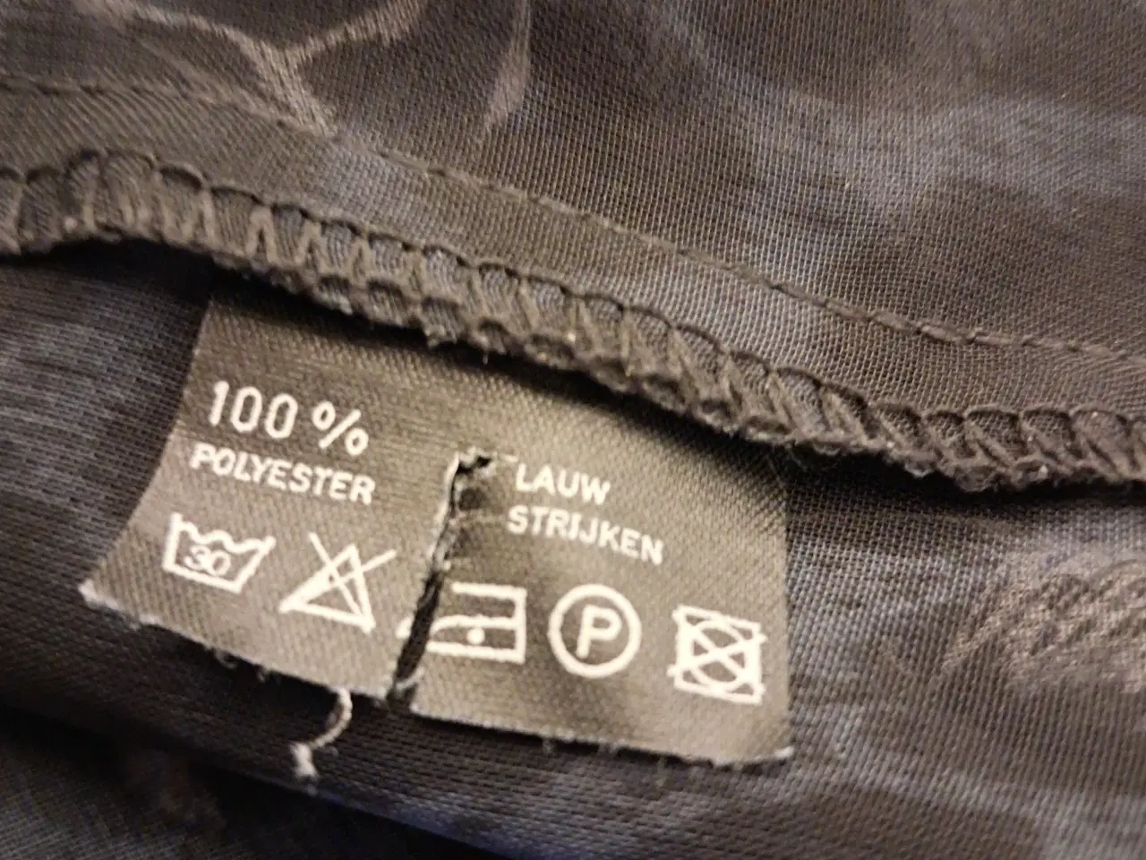 Billede 6 - Alma Mater str. M skjorte