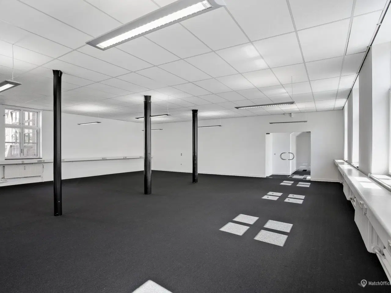 Billede 5 - Stort lyst kontor