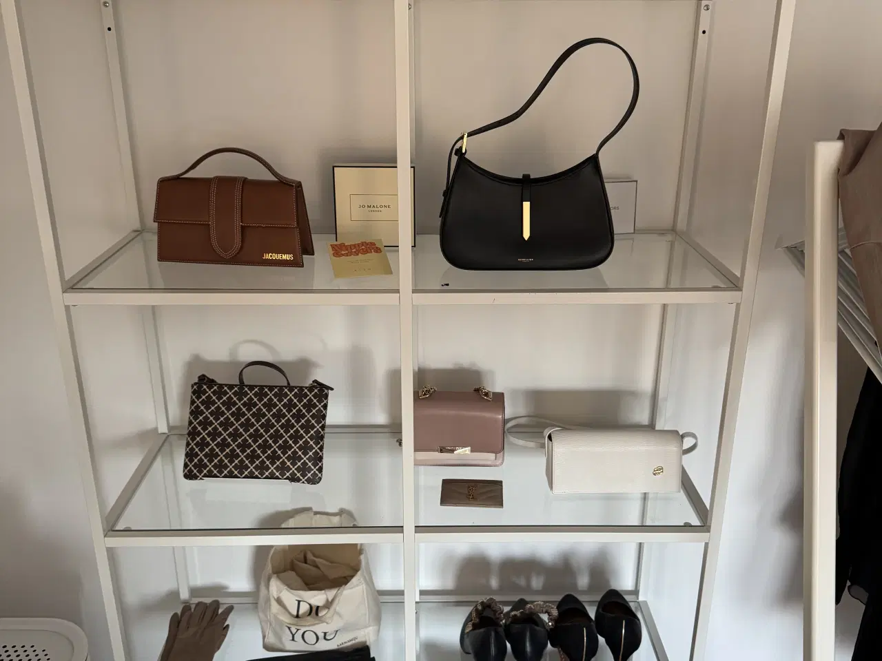 Billede 2 - Hvid metal reol 