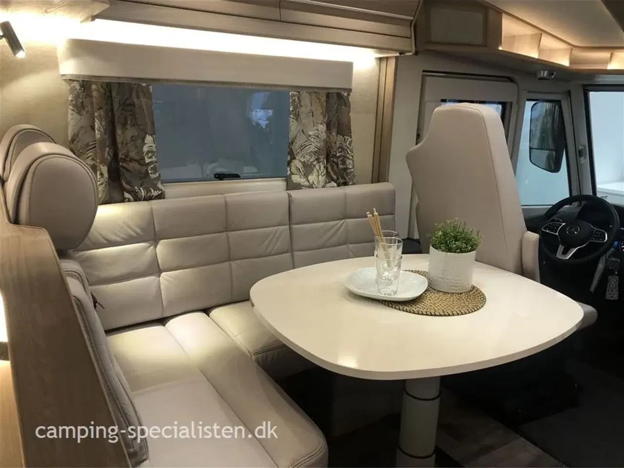 Billede 7 - 2025 - Kabe Imperial I 910 T   Kabe Imperial 910 T med ende badeværelse  model 2025 kan nu ses  hos Camping- Specialisten.dk