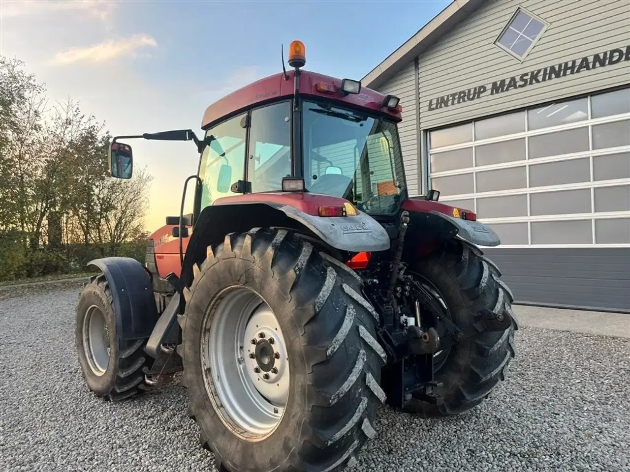 Billede 16 - Case IH MX135 Handy traktor med frontlift, orginal vægtklodser og nye bremser.