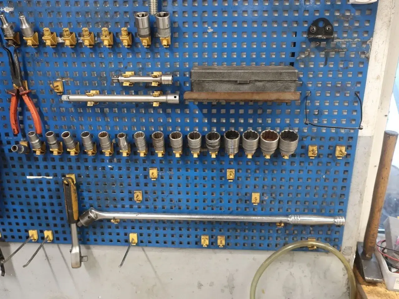 Billede 5 - Tavle med indhold