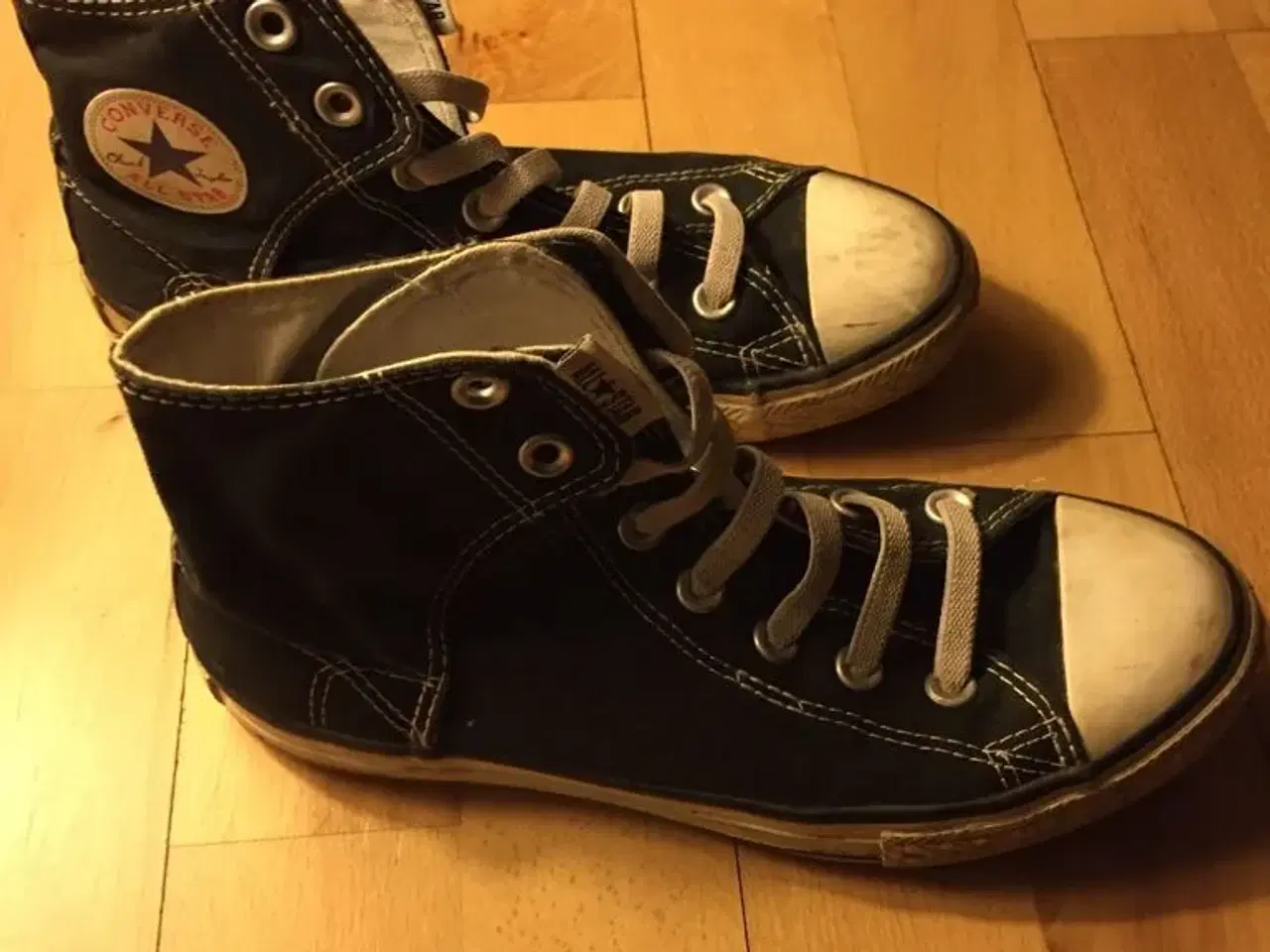 Billede 1 - Converse str 35 sælges