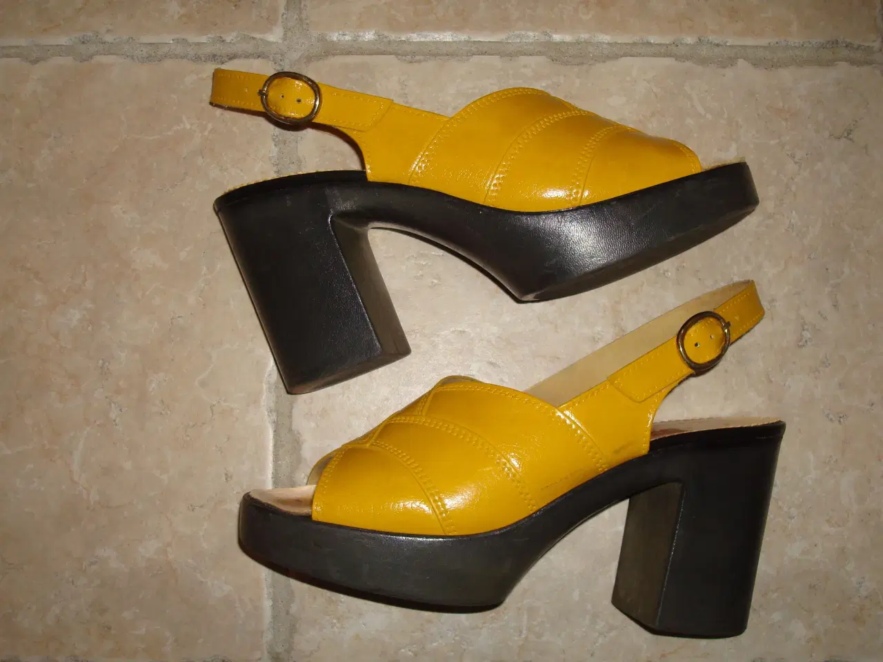 Billede 1 - Retro sandaler