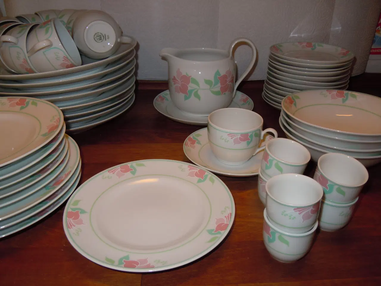 Billede 1 - OPHØR 1/2 pris på B&G Fleur Lyserød. Priser fra