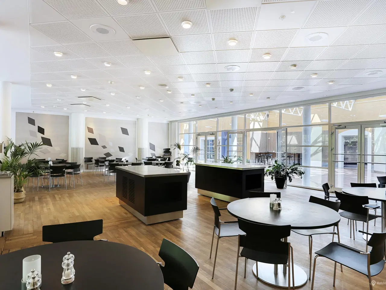 Billede 10 - Velbeliggende kontor og showroom/værksted i stor ejendom