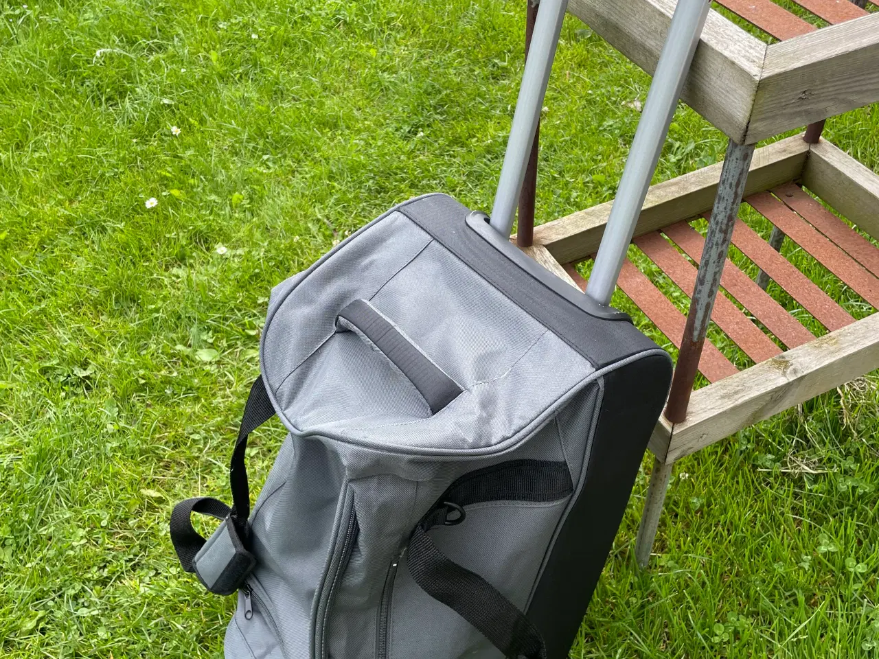 Billede 1 - Trolley. Indkøbstaske. Kuffert på hjul