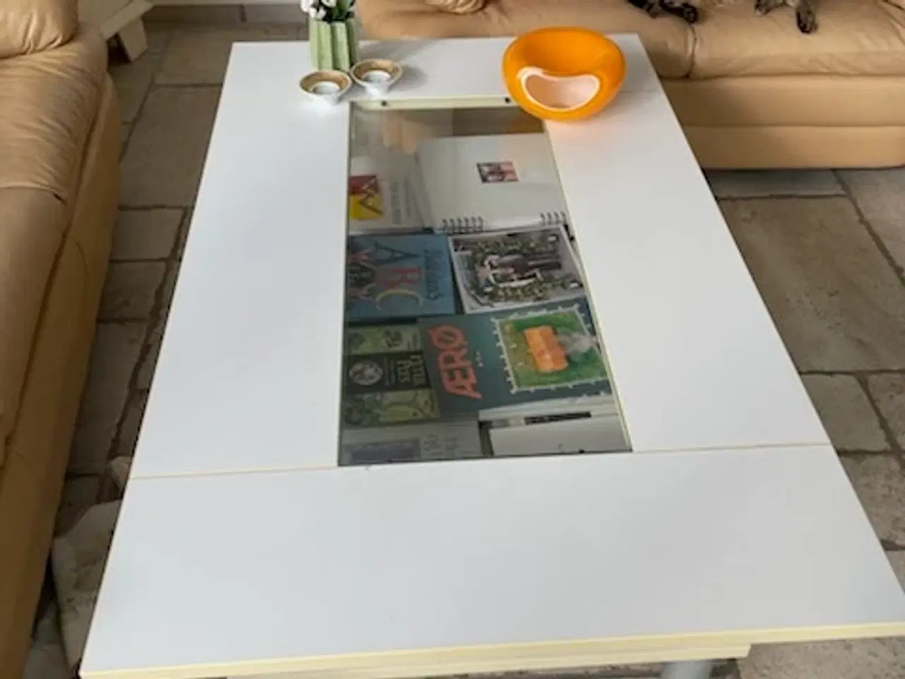 Billede 3 - Hvidt massivt spisebord med stole