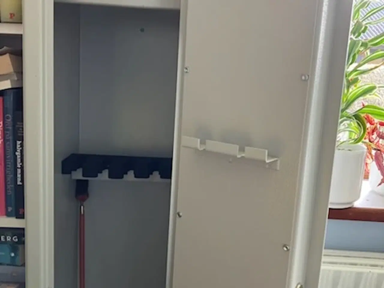 Billede 1 - jagtskab - 