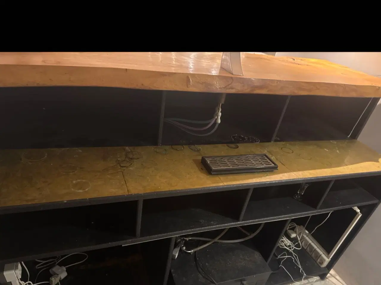 Billede 1 - Hjemmebane med led lys og indbygget fadølsanlæg 