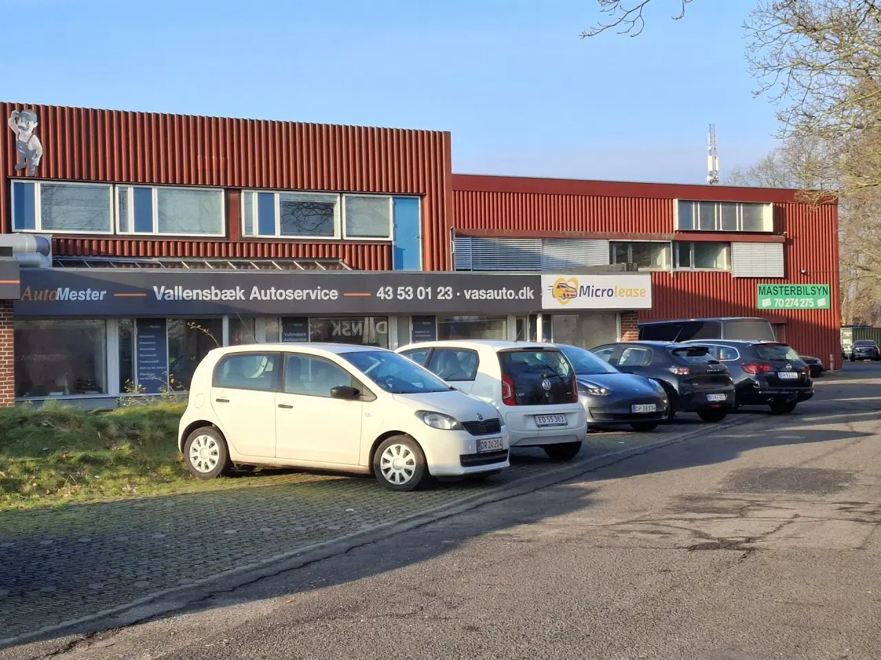 Billede 2 - AUTOVÆRGSTED eller Lager med store Port Centralt beliggende ved 2 motorvejstilkørsler.