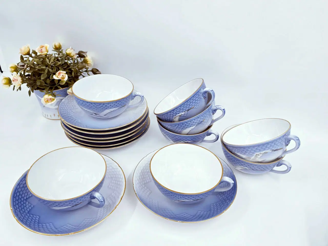 Billede 4 - Mågestel tekopper med guldkant 1 sortering Porcelæ